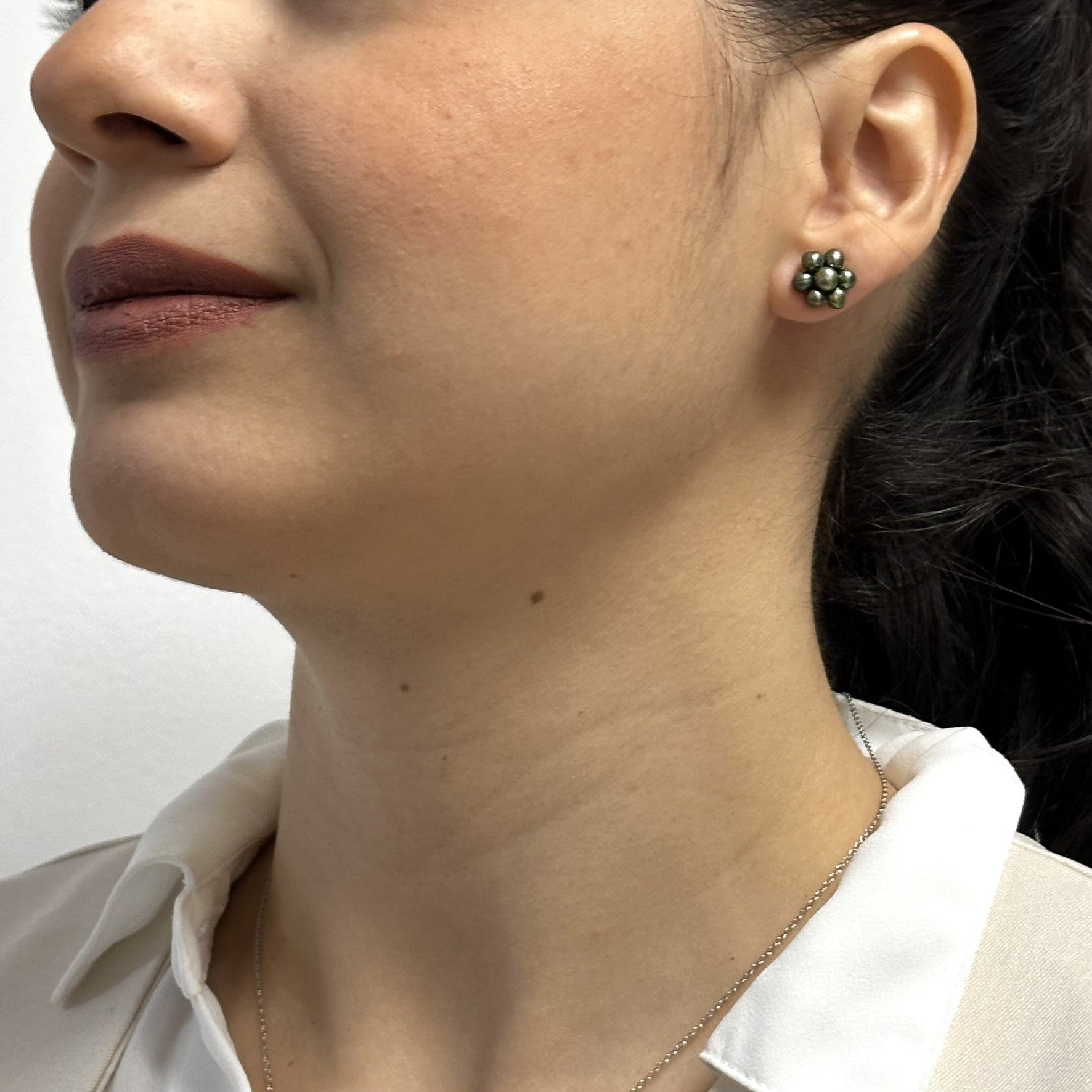 Aretes de perlas cultivadas Verde tejidas de 3.5mm en forma de Flor, Diámetro total 11.5mm