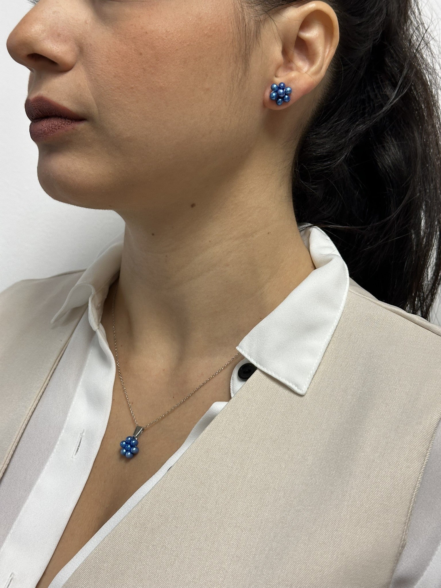 Juego de Aretes y Dije de Perlas Cultivadas Turquesa en Forma de flor en Plata.925 con Cadena de 46cm