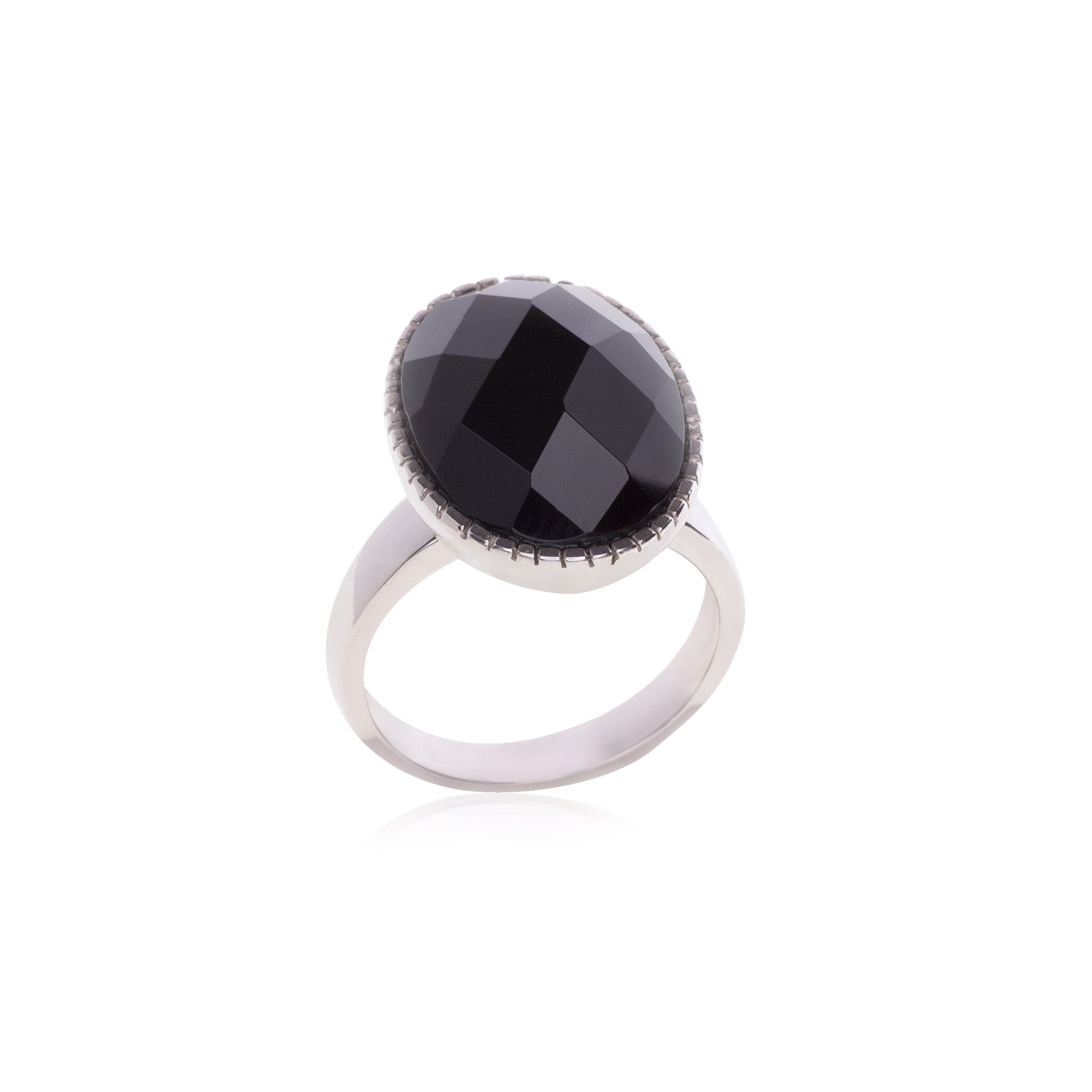 Anillo solitario de Onyx Oval Facetado en Plata .925
