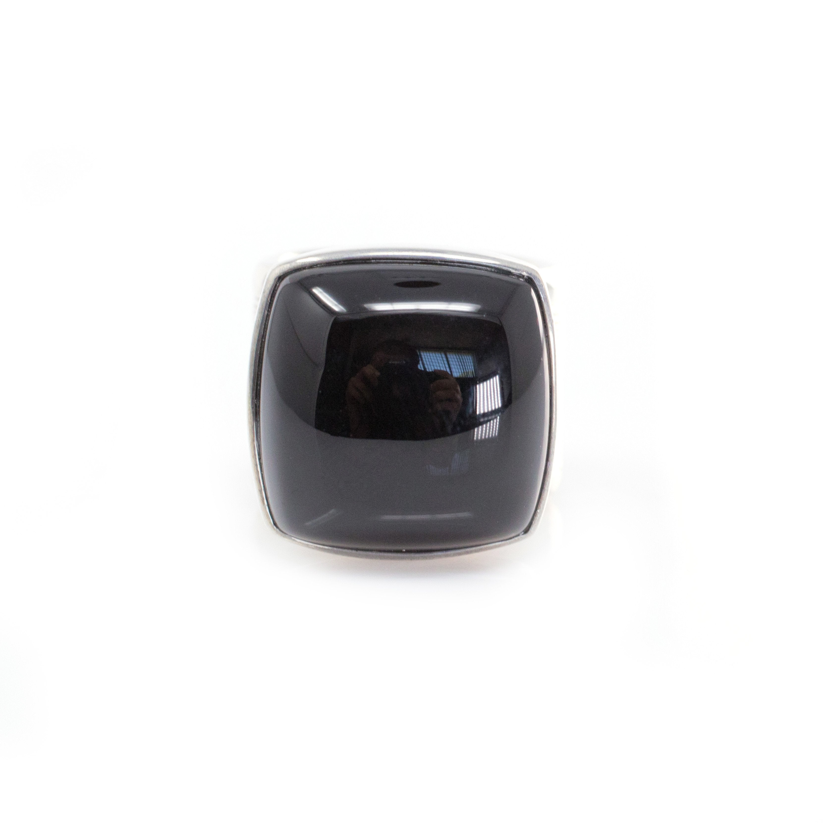 Anillo solitario de Onix en forma de Domo en plata de Ley .925