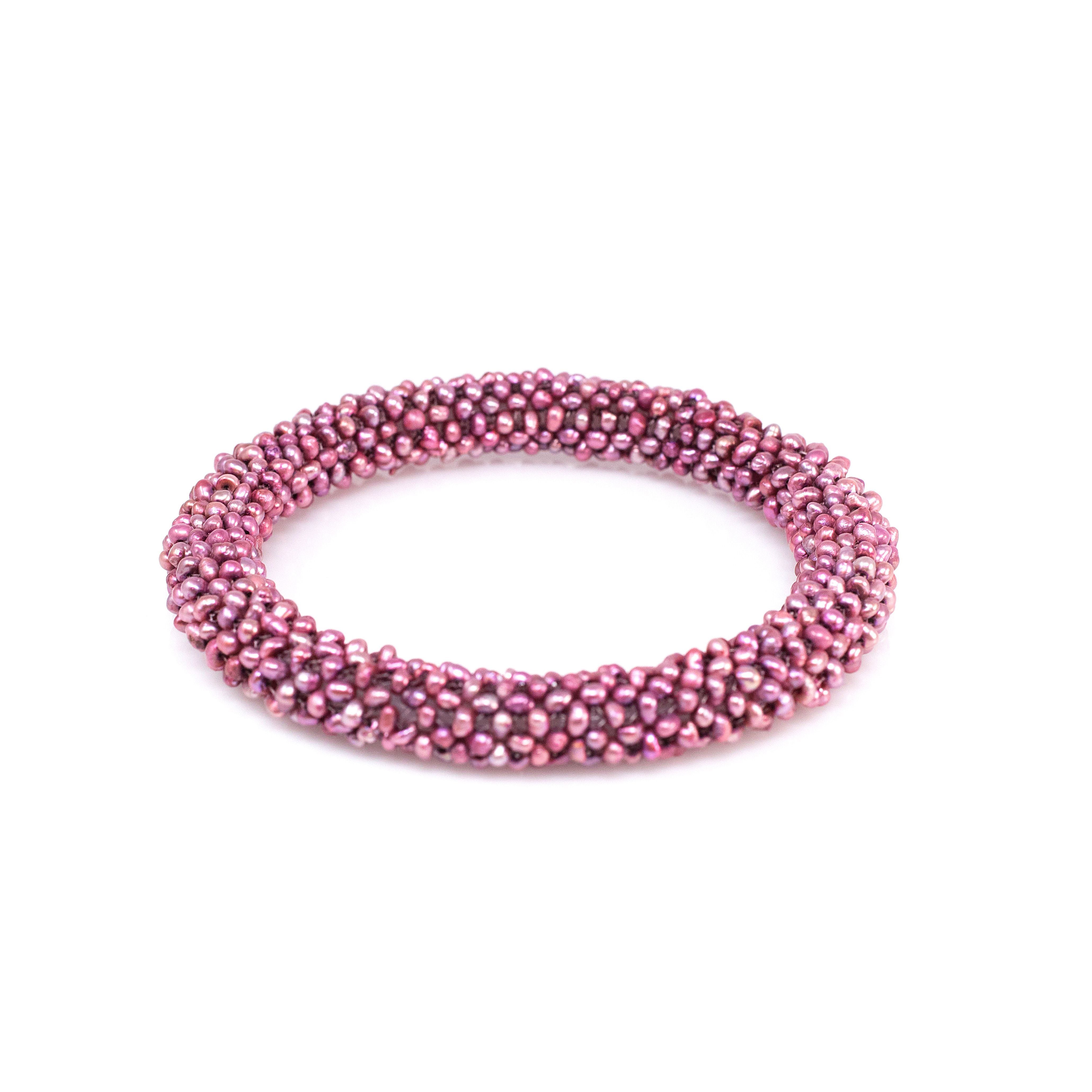 Brazalete de Perlas cultivadas tejidas Arroz color cereza.
